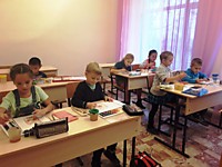 Дети на кружке "Юный художник"